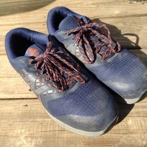 Men's size 11 new balance shoes!